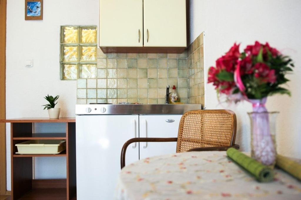 Apartments By The Sea Makarska - 15200 Εξωτερικό φωτογραφία